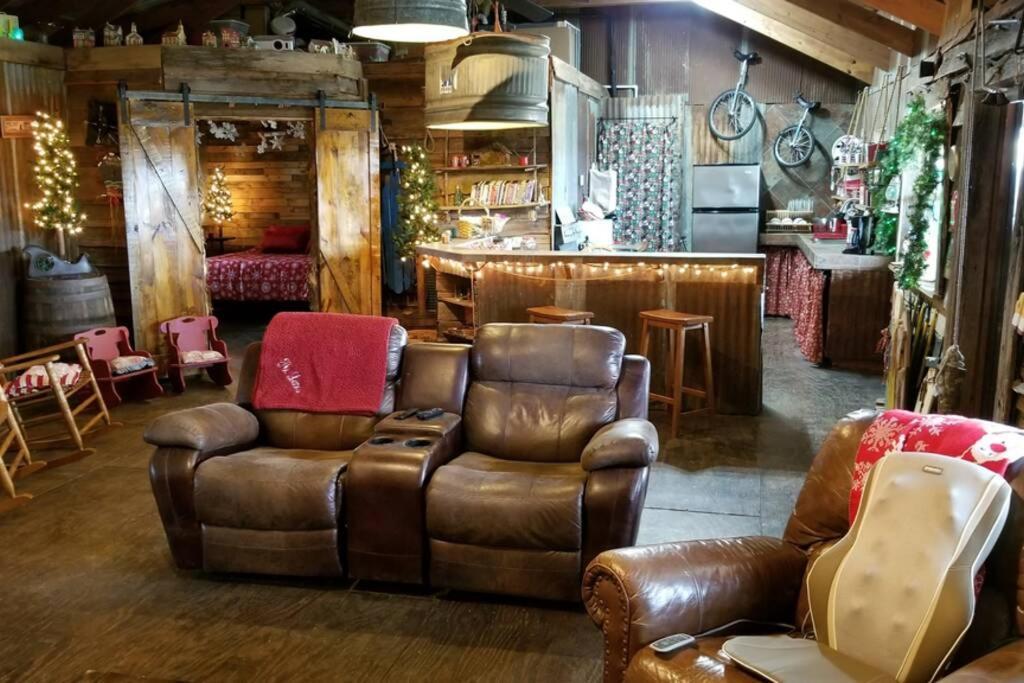 Rural Life On A Real Christmas Tree Farm! Hallmark Experience! Ozark Zewnętrze zdjęcie