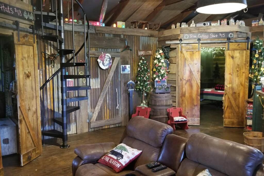 Rural Life On A Real Christmas Tree Farm! Hallmark Experience! Ozark Zewnętrze zdjęcie