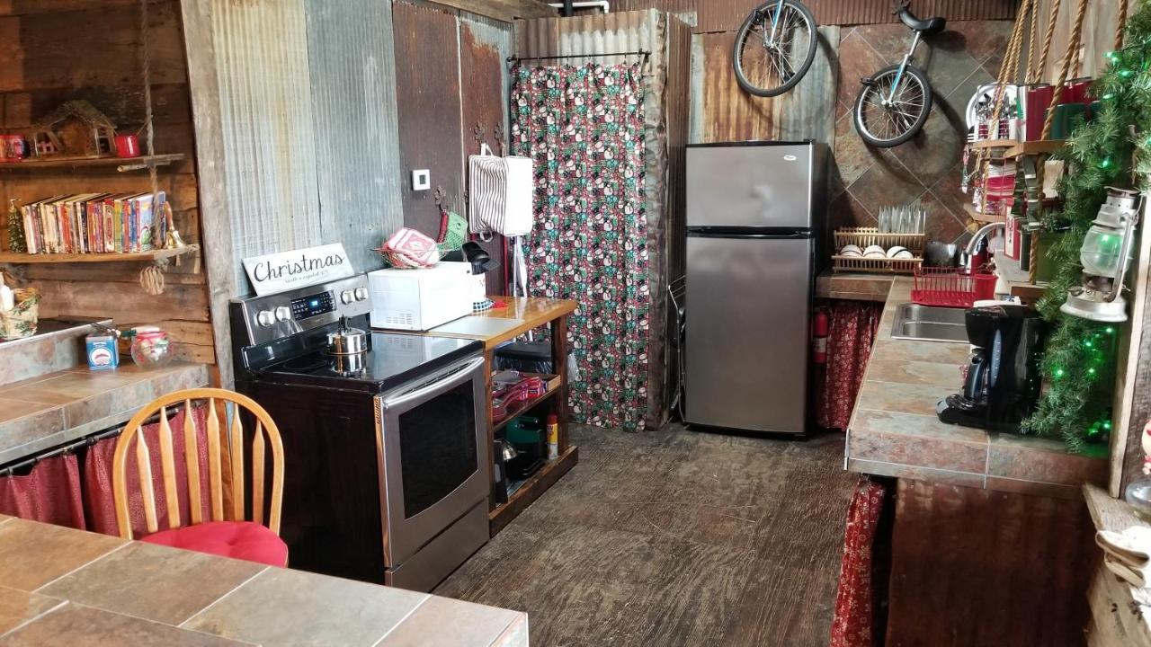 Rural Life On A Real Christmas Tree Farm! Hallmark Experience! Ozark Zewnętrze zdjęcie