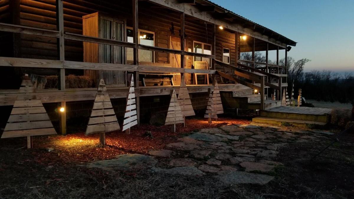 Rural Life On A Real Christmas Tree Farm! Hallmark Experience! Ozark Zewnętrze zdjęcie