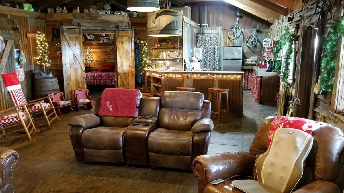 Rural Life On A Real Christmas Tree Farm! Hallmark Experience! Ozark Zewnętrze zdjęcie